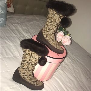 Coach Signature Monogram Fur Trim Snow Boots🧣☃️